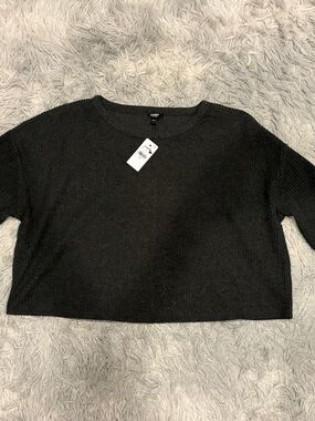 NWT Express Gray Cropped Crewneck Sweater - Women's